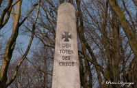 Gedenkstätten, Kriegerdenkmal Alsdorf-Südpark, Foto-Nr. 4, 15.03.2011|50.8753213,6.15956962